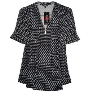 NWT Cocomo Plus Size 3X Black & White Geo Print Pintuck Short Sleeve Top